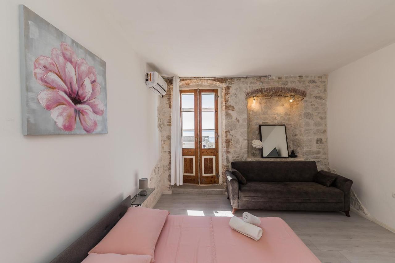 Seafront Apartments Karlo Kaštela エクステリア 写真