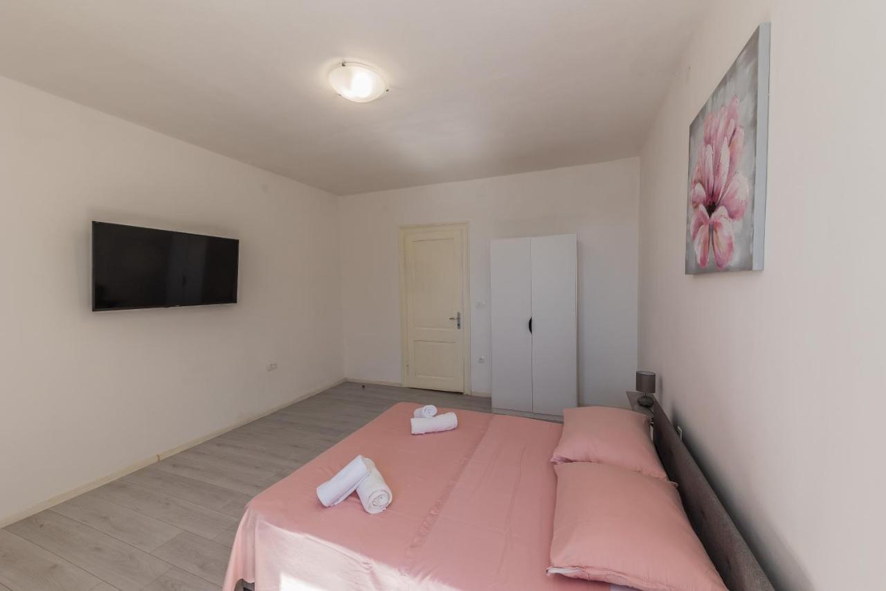 Seafront Apartments Karlo Kaštela エクステリア 写真