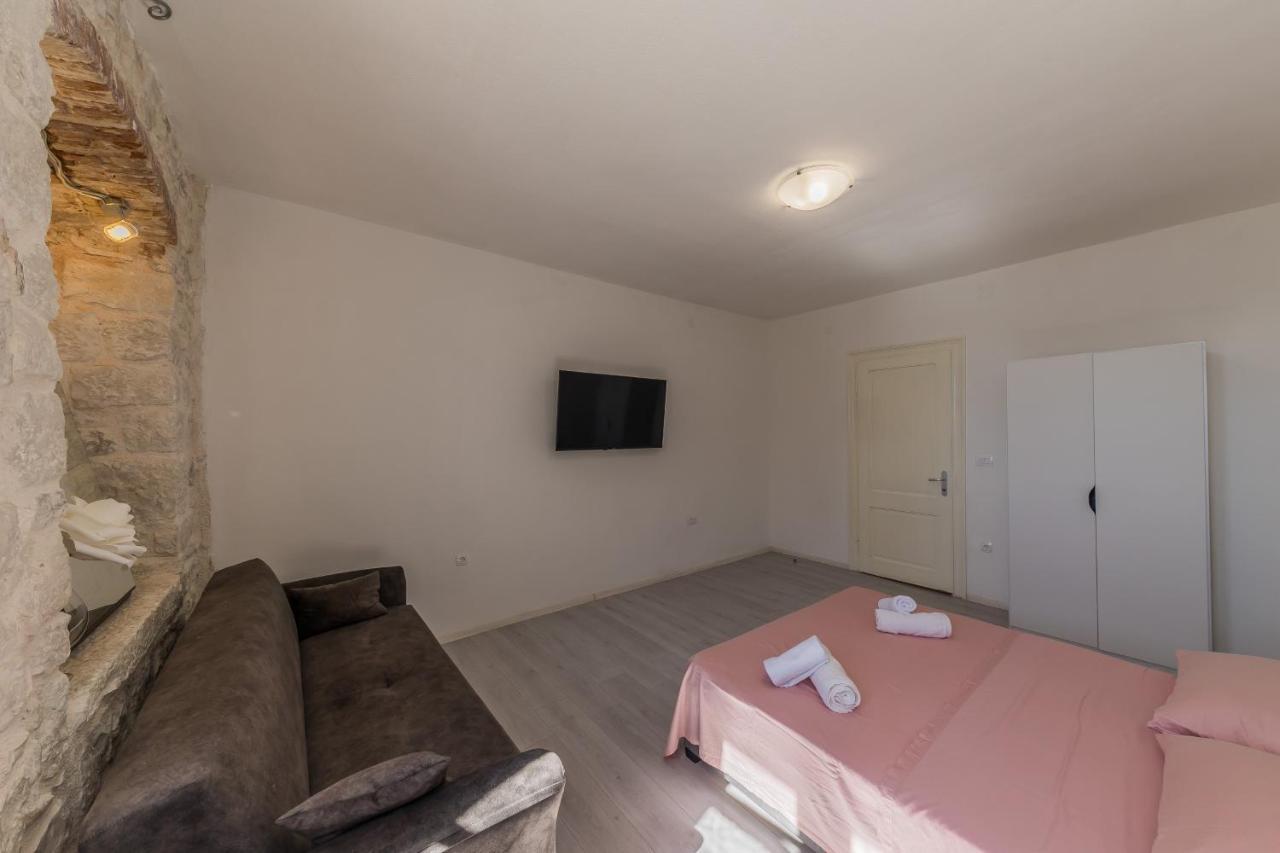Seafront Apartments Karlo Kaštela エクステリア 写真