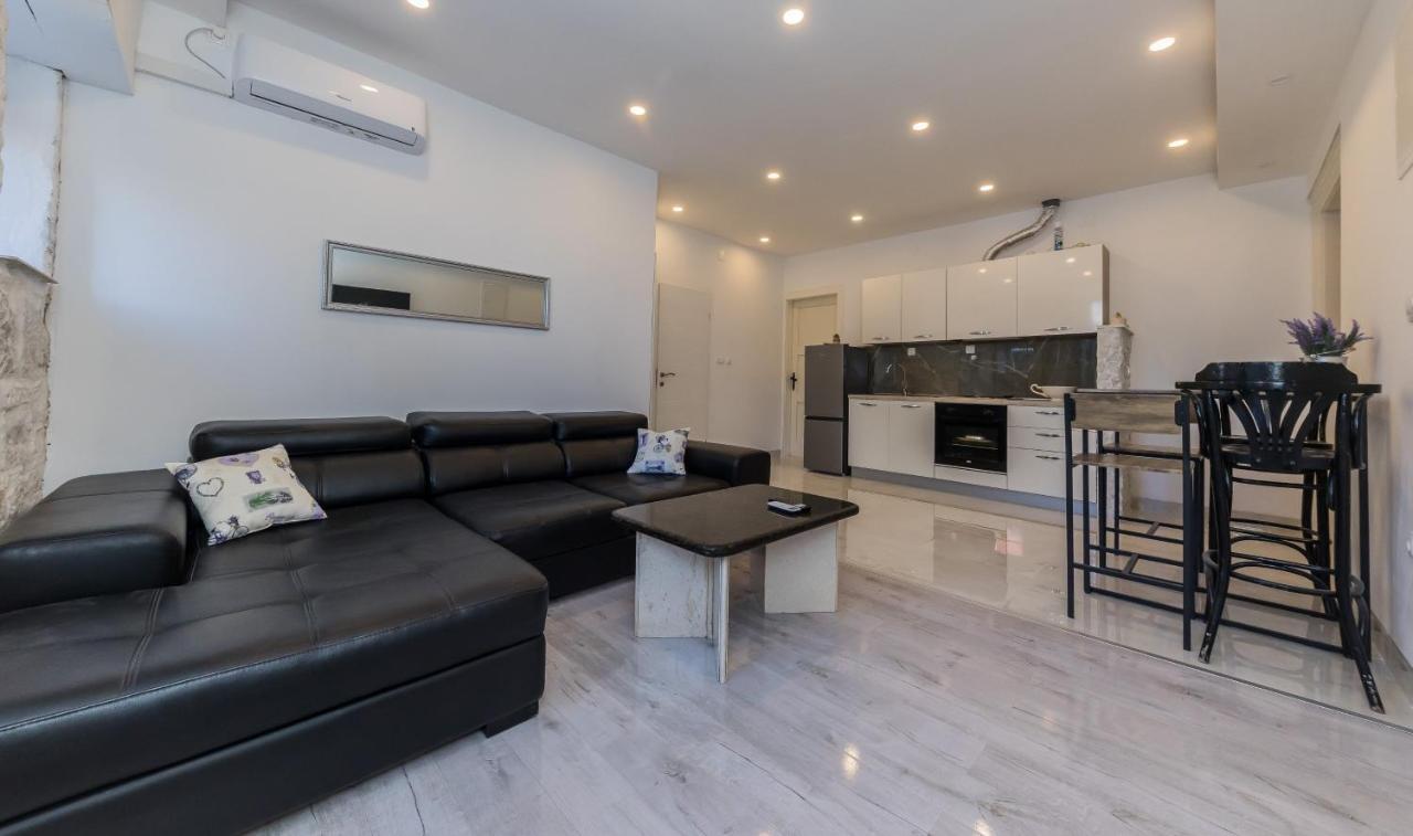 Seafront Apartments Karlo Kaštela エクステリア 写真