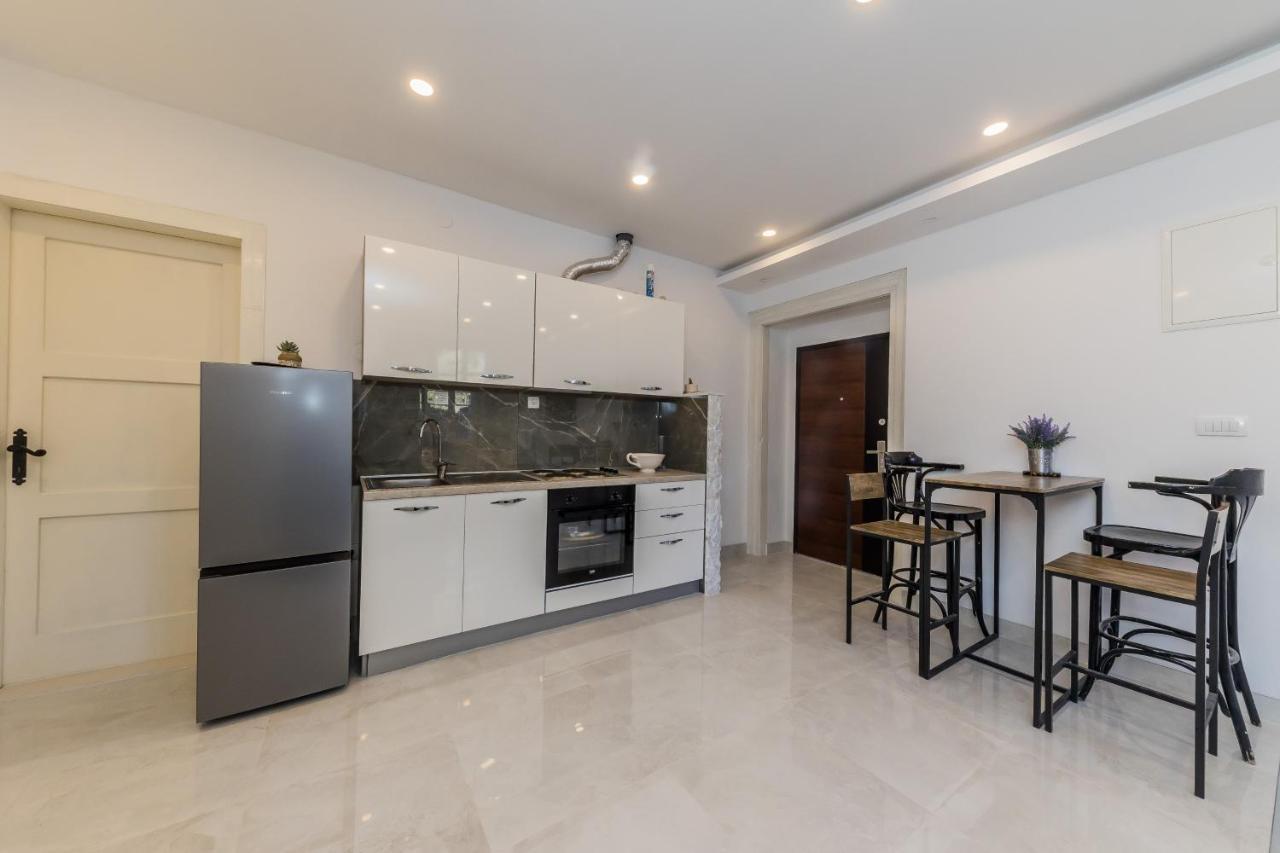 Seafront Apartments Karlo Kaštela エクステリア 写真